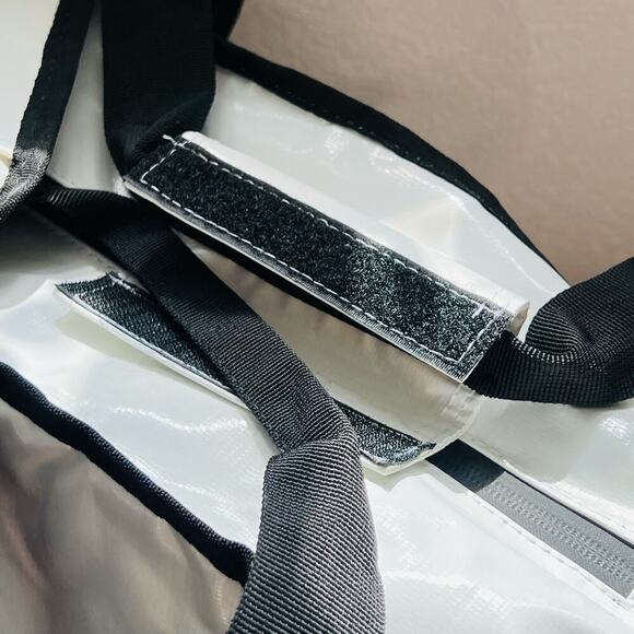 White UC Health Insulated Soft Cooler Tote Shoulder Bag Large - Picture 6 of 9